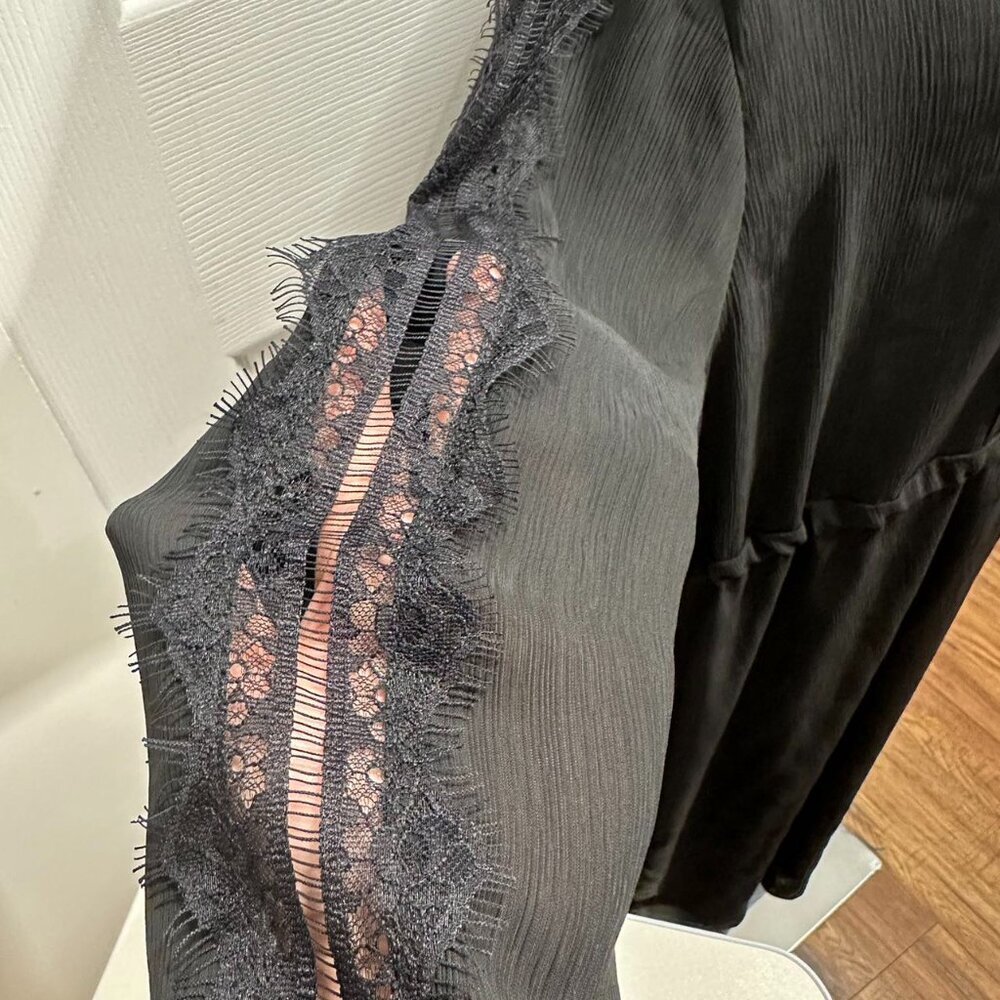 Elegant Black Dress with Lace-Trimmed 3/4 Sleeves(XL-2XL) - Picture 9 of 10